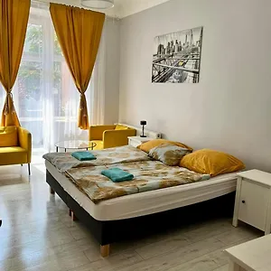  Appartamento Colourful Rooms Wroclaw